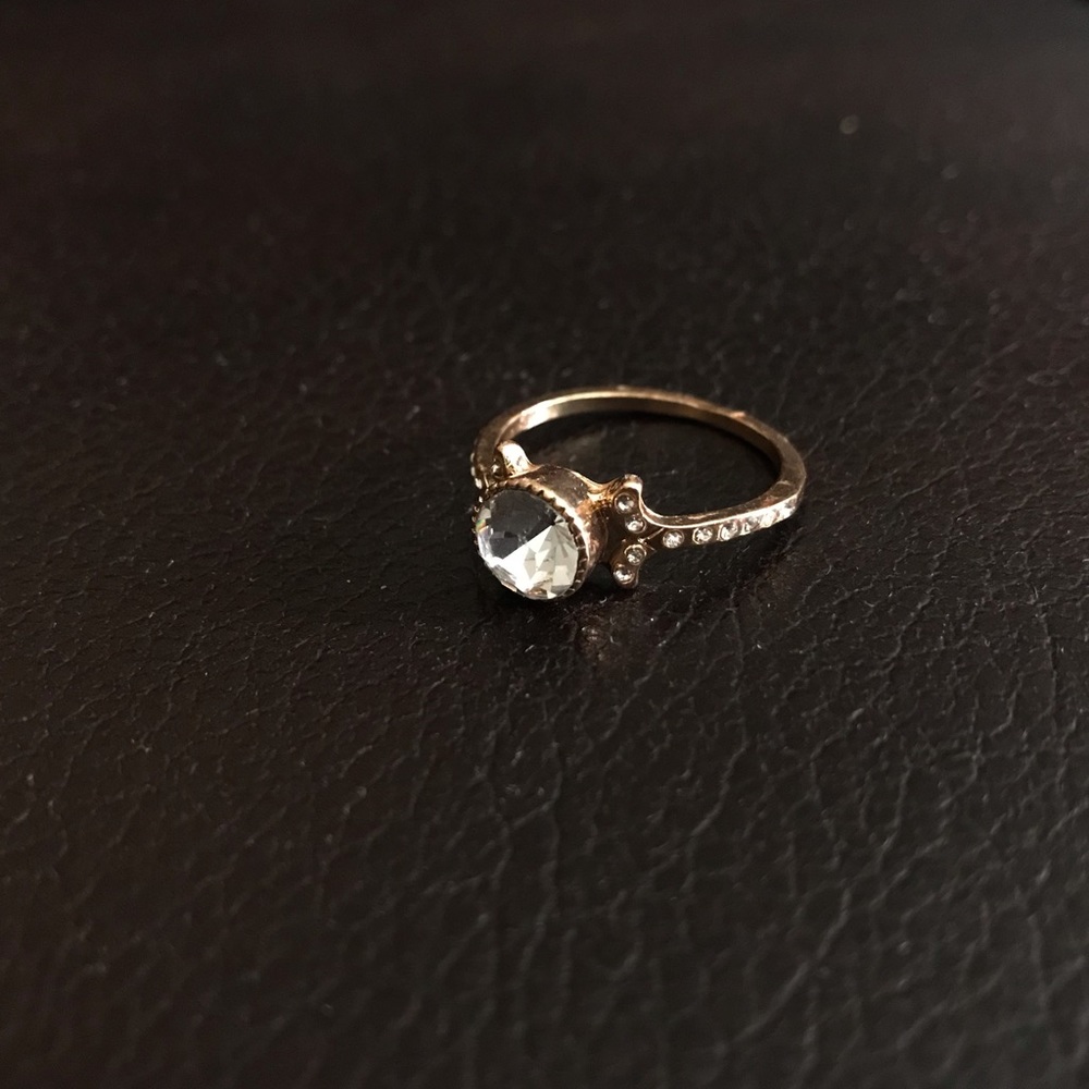 Gold Ring - Picture 2 of 4